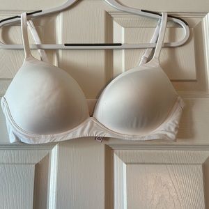 Victoria Secret Wireless Body by Victoria Bra